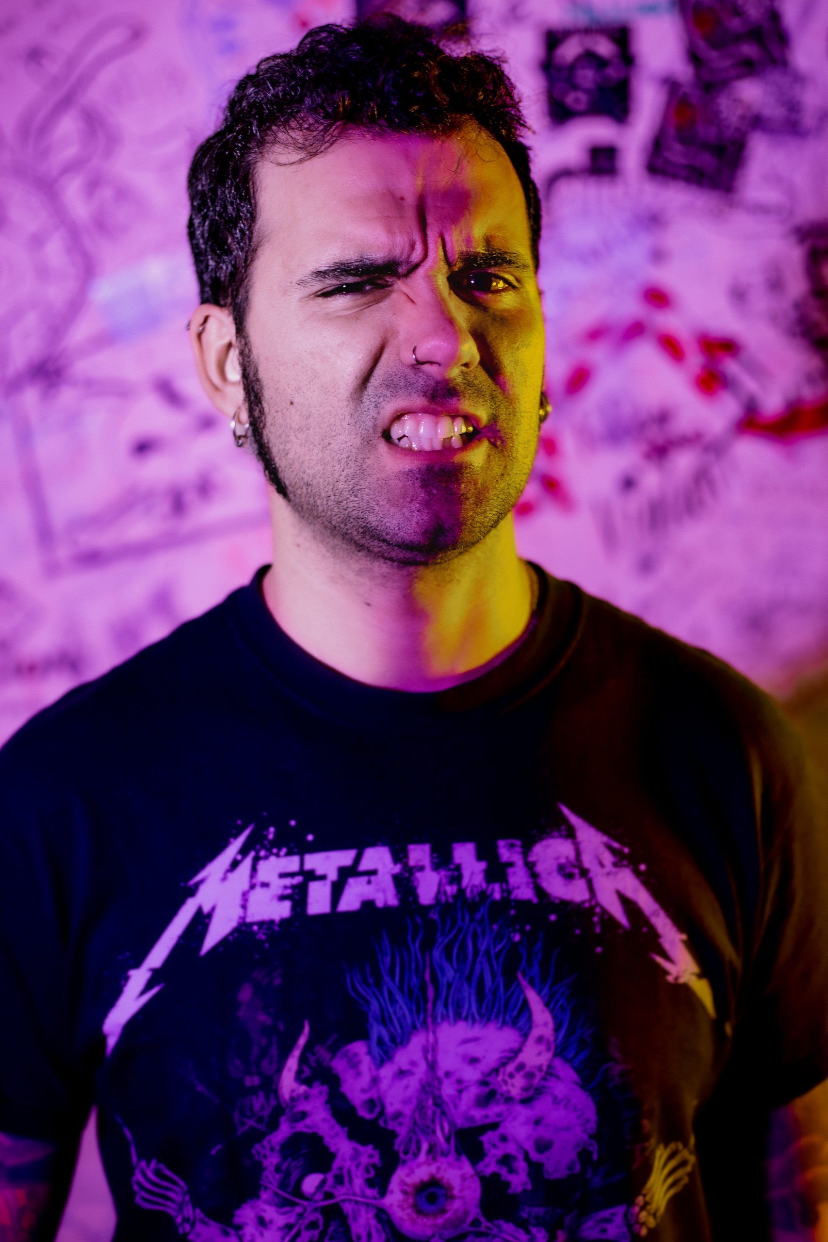 Edgar Muelas (Guitarra Rítmica/Voz Principal)